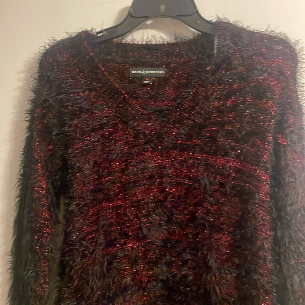 ⭐️Rock & Republic SUPERCOZY v-neck sweater 💕 RET.$95+! - Picture 4 of 8